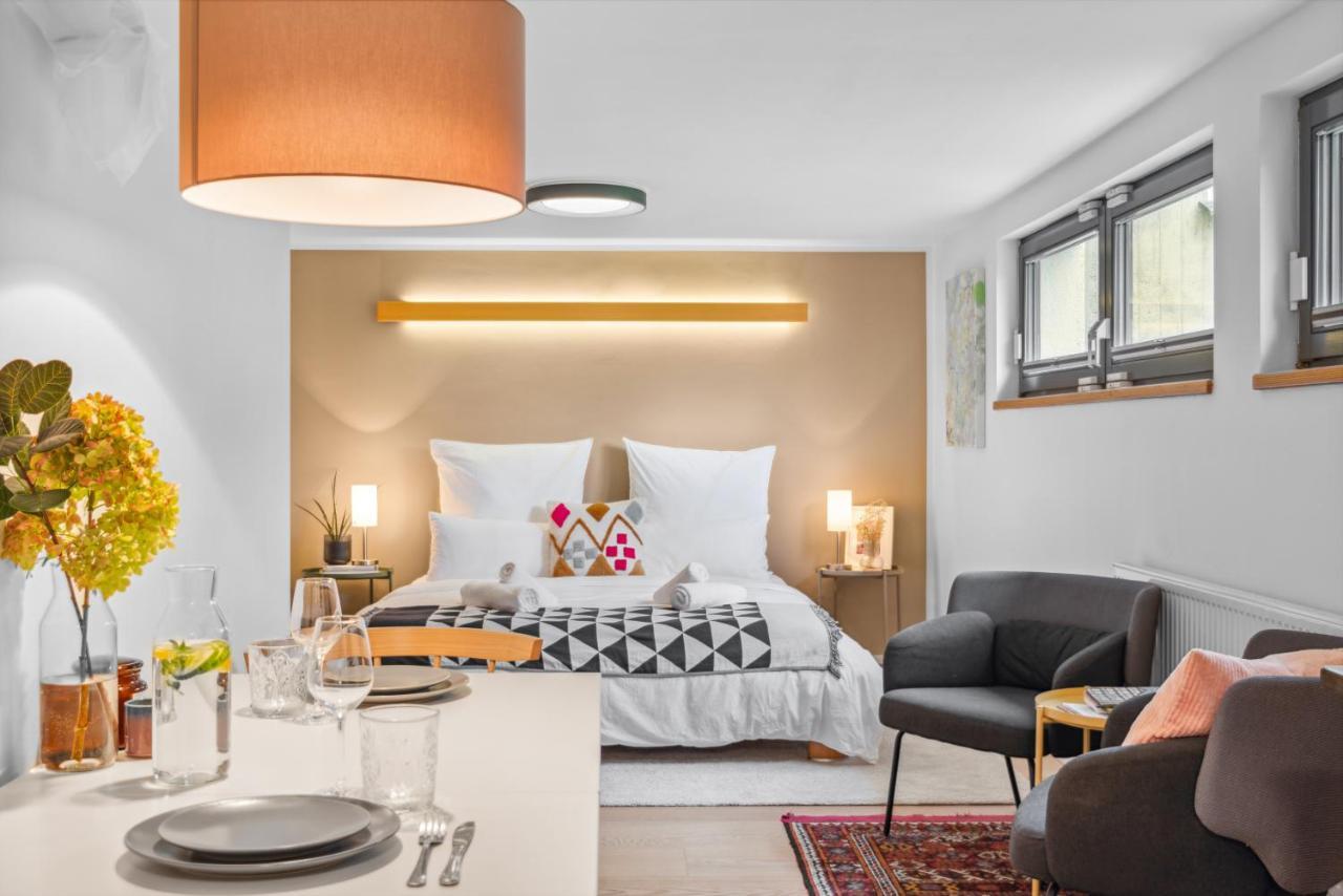 Studio! King Size Bett Autobahn Parkplatz Kaufungen